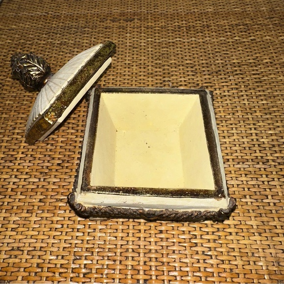 Stone Jewlery Brass Flower Tinker Box 3” Beige Collectable Heavy Grandma Beauty - Picture 6 of 13